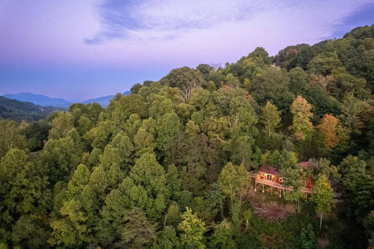 Stunning 2Br Cabin With Mountain Views Waynesville Bagian luar foto