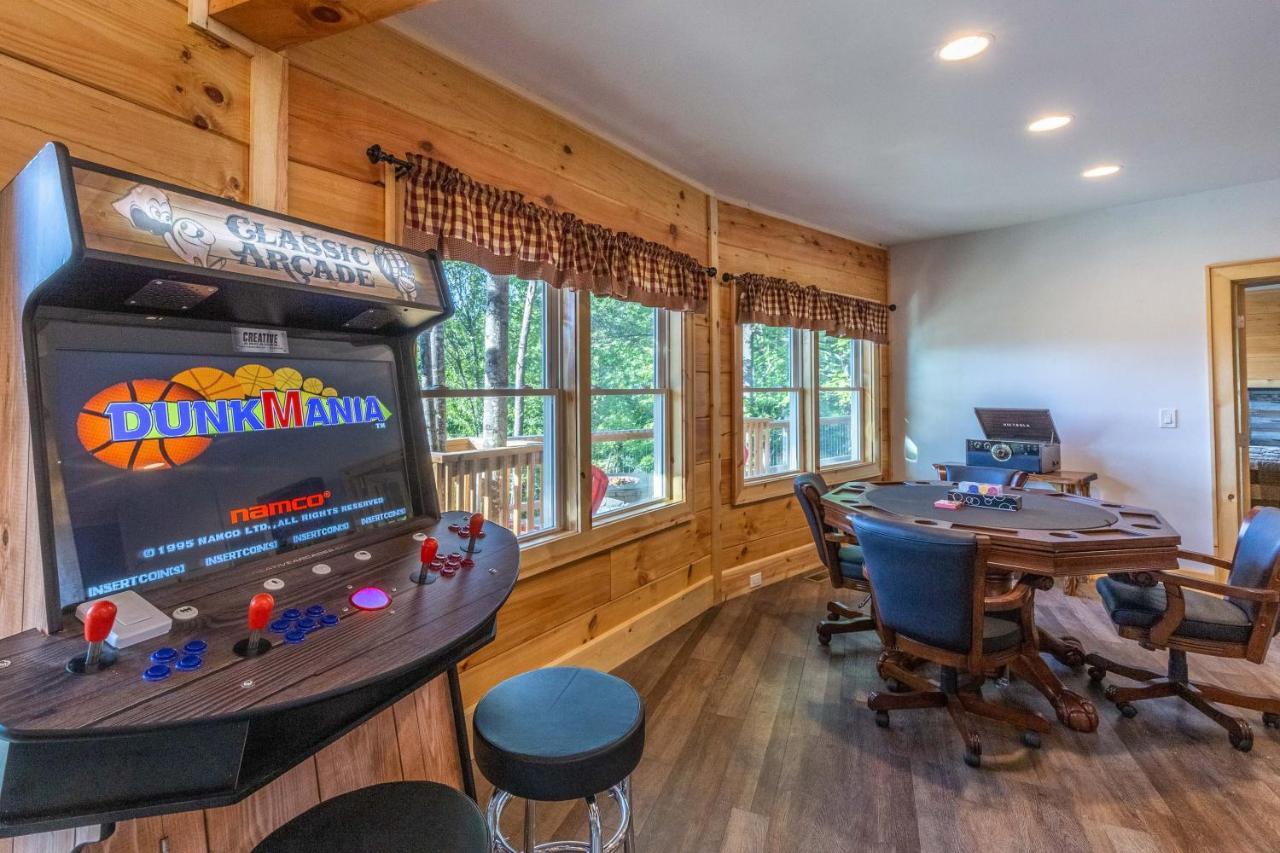 Stunning 2Br Cabin With Mountain Views Waynesville Bagian luar foto
